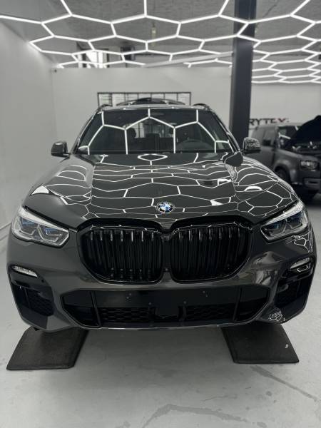 Protection carosserie Xpel Fusion sur BMW X5M près de Versailles dans les Yvelines