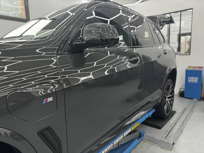 Protection carosserie Xpel Fusion sur BMW X5M près de Versailles dans les Yvelines